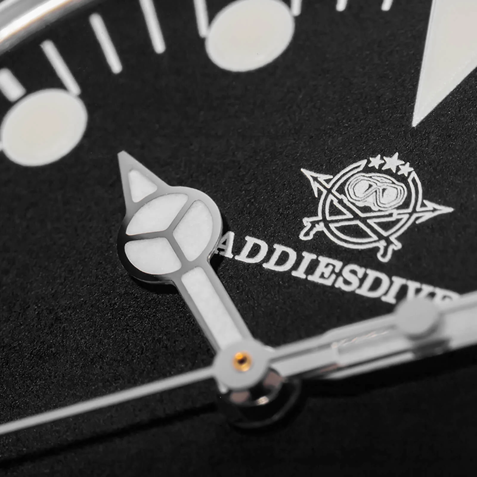 ADDIESDIVE 39mm Quartz Watch with Bi-directional Rotating Bezel AD2068 - Image 9