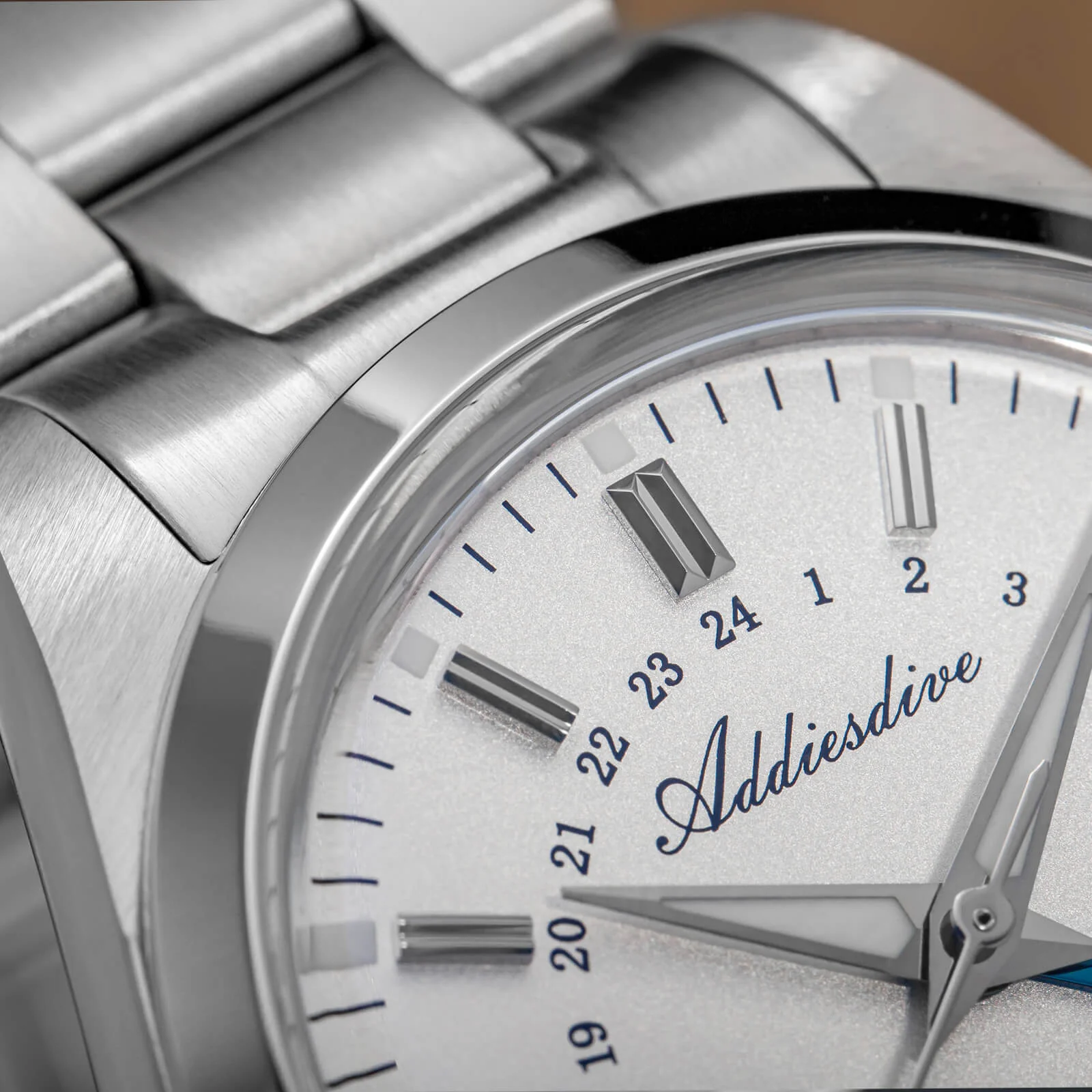 🔥Anniversary Sale🔥ADDIESDIVE Elegance Collection GMT Quartz Watch AD2065 - Image 21