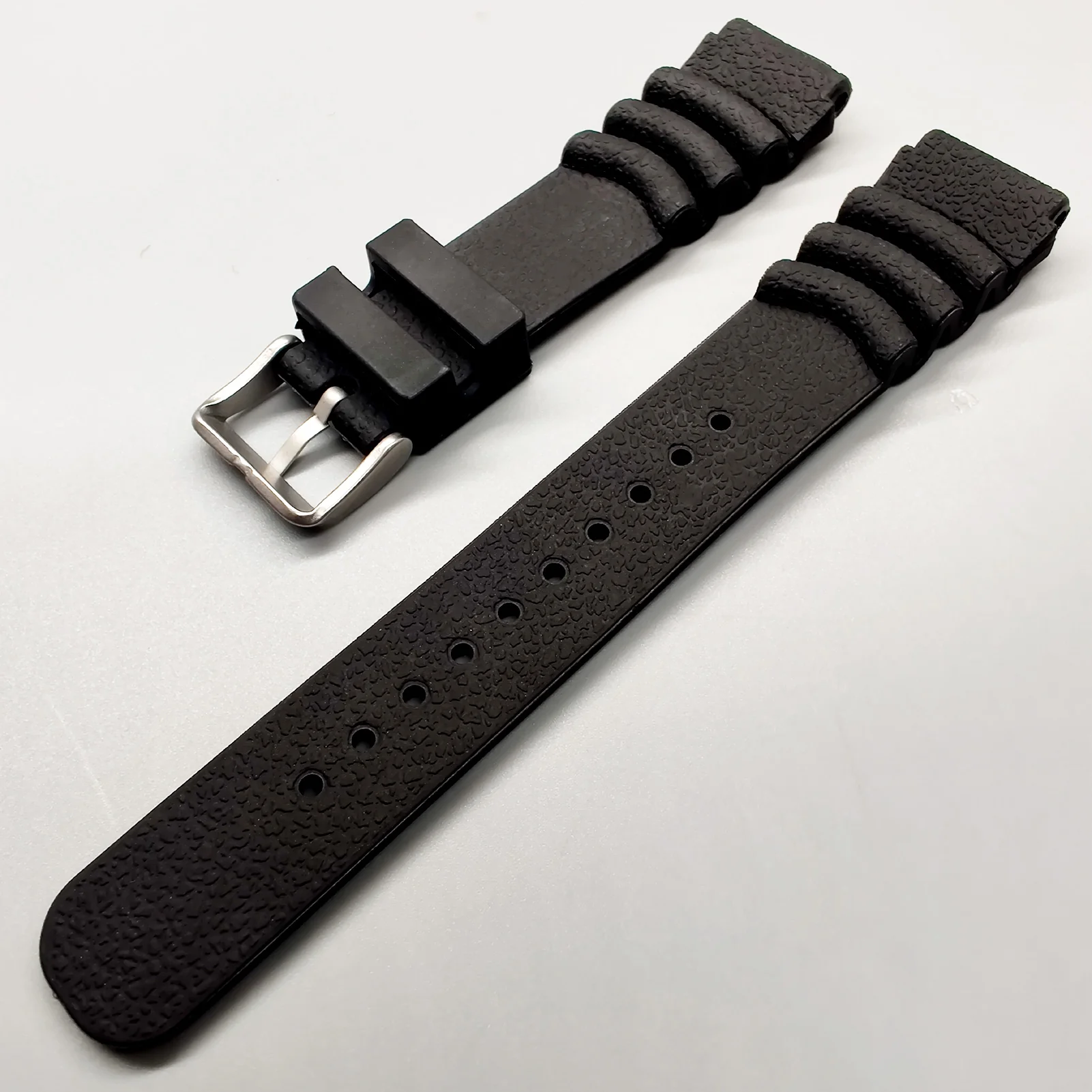 ADDIESDIVE Silicone Watch Strap For Men Diver Watches Black 20mm 22mm - Image 4